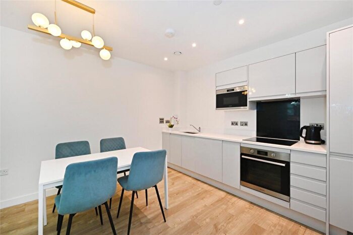 1 Bedroom Flat To Rent In North Woolwich Road, London, E16