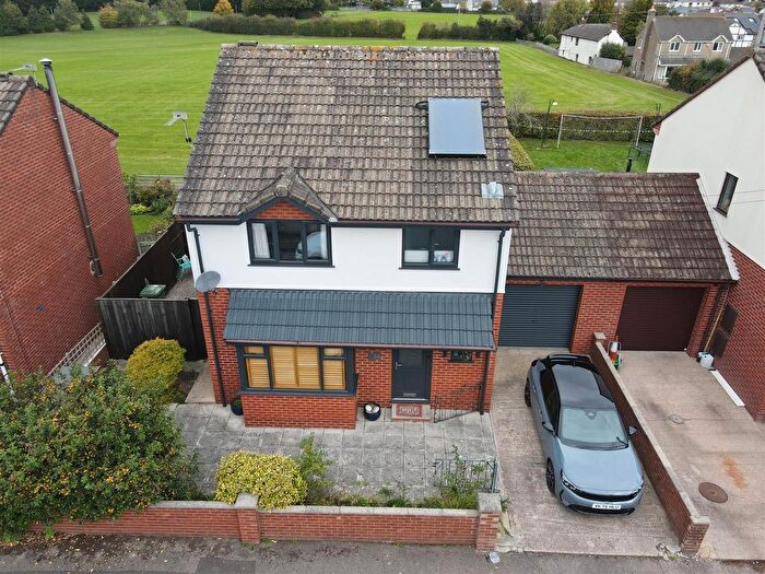 3 Bedroom Link Detached House For Sale In Machen Road, Broadwell, Coleford, GL16