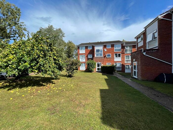 2 Bedroom Apartment To Rent In Nightingale Walk, Hemel Hempstead, HP2