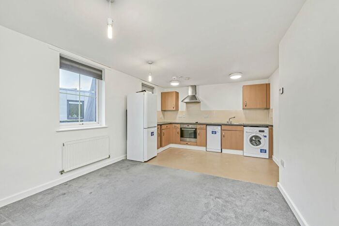 1 Bedroom Flat To Rent In Sumner House, London, SE10