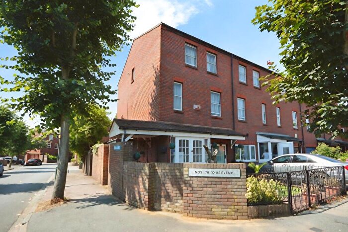 5 Bedroom End Of Terrace House For Sale In Leatherbottle Green, Erith, DA18