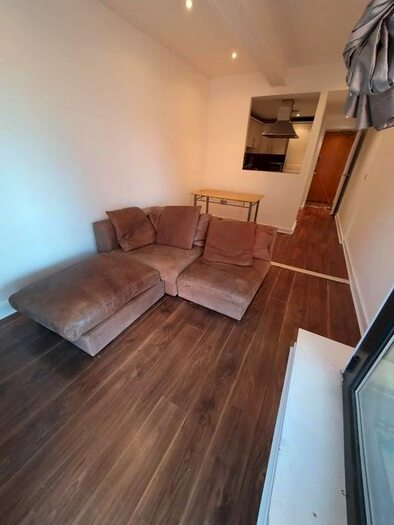 2 Bedroom Flat To Rent In Channelsea Road, London, E15