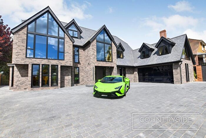 7 Bedroom Detached House For Sale In Vicarage Hill, Benfleet, SS7