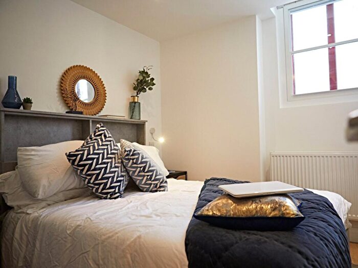 Apartment To Rent In Apt, The Headrow #, LS1