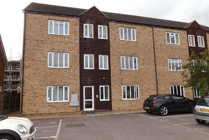 2 Bedroom Apartment To Rent In Victoria Court, Stanford Le Hope, SS17