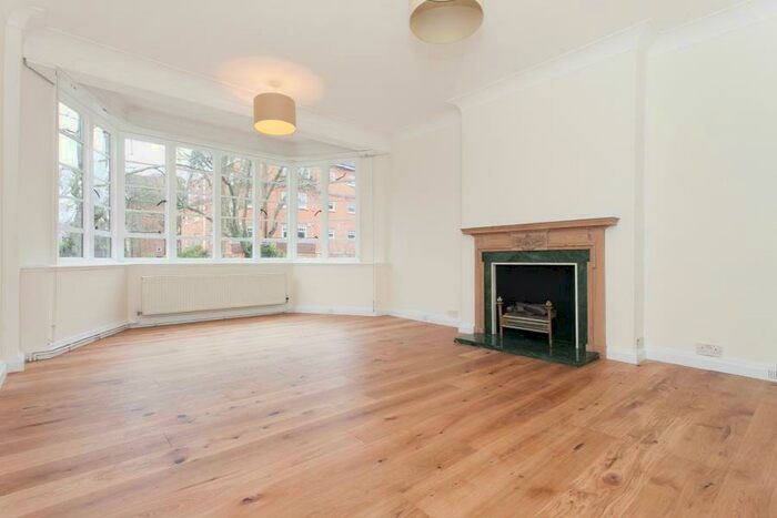 3 Bedroom Flat To Rent In Wedderburn Road, Hampstead, NW3