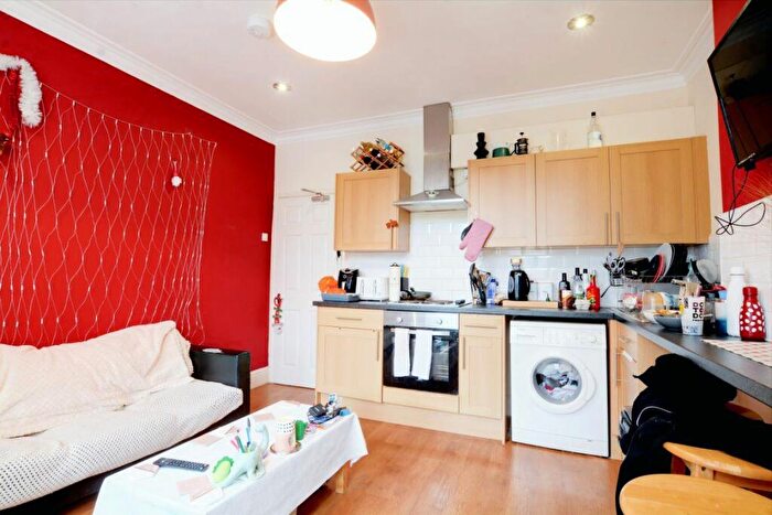 3 Bedroom Flat To Rent In Peveril Street, Nottingham, NG7