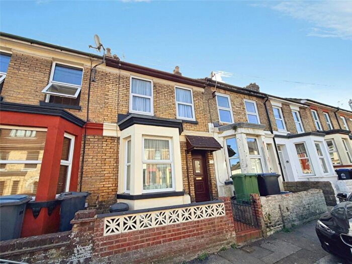 2 Bedroom House To Rent In Oswald Road, Dover, Kent, CT17
