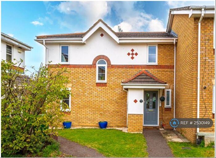 2 Bedroom End Of Terrace House To Rent In Aldrich Gardens, Cheam, Sutton, SM3