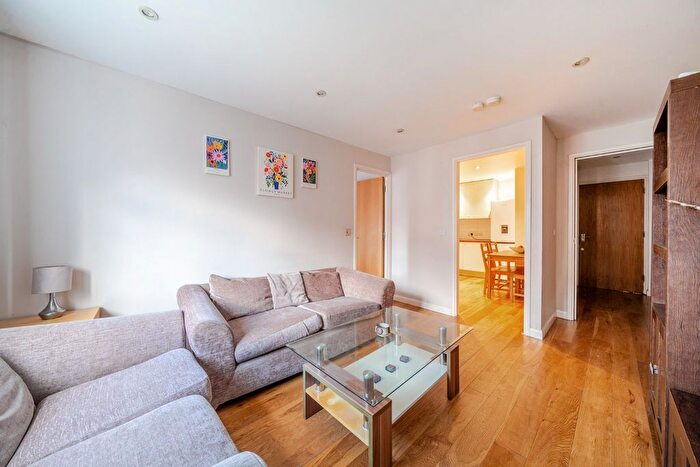 1 Bedroom Flat To Rent In High Street, Acton, London, W3