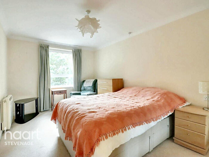 2 Bedroom Retirement Property For Sale In Danestrete, Stevenage, SG1