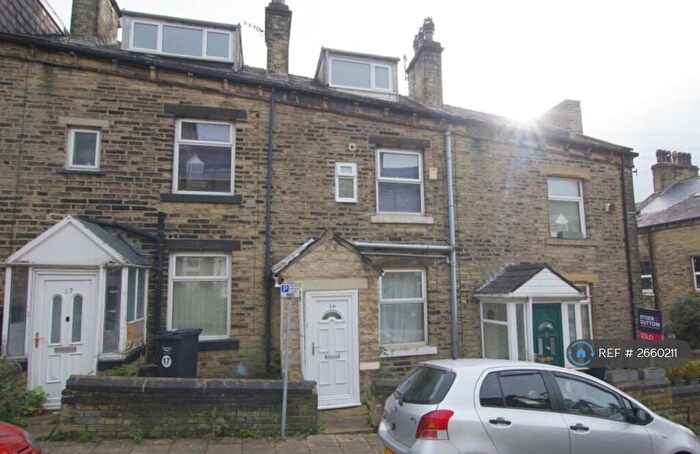 3 Bedroom Terraced House To Rent In Hope Hall Terrace, Halifax, HX1