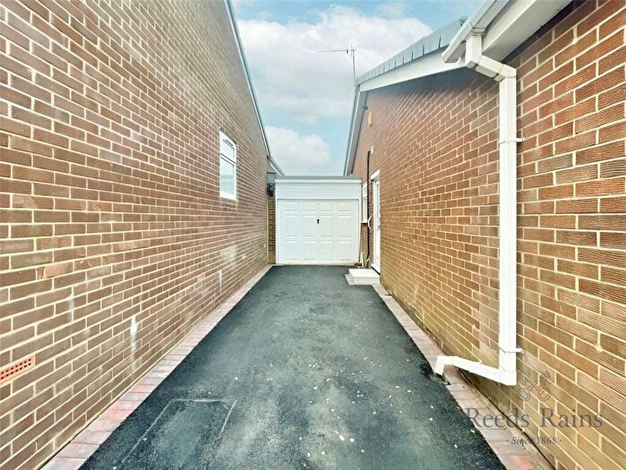 2 Bedroom Bungalow For Sale In Kidderminster Drive, Newcastle Upon Tyne, Tyne And Wear, NE5