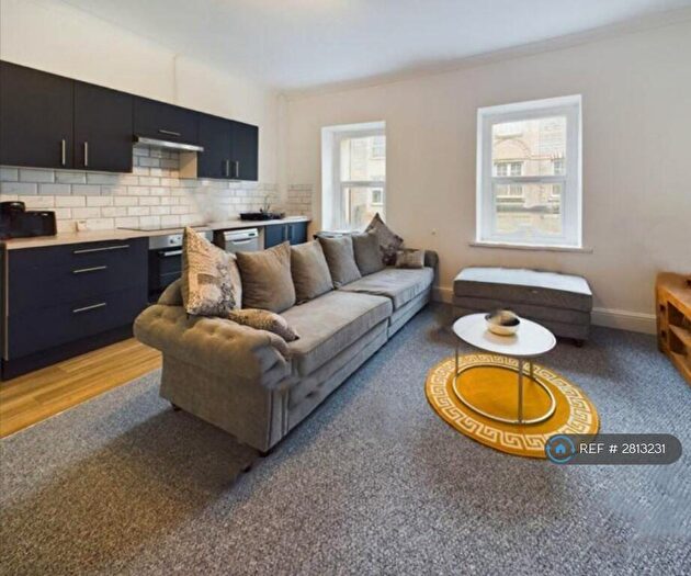 2 Bedroom Flat To Rent In Main Street, Barry, CF63