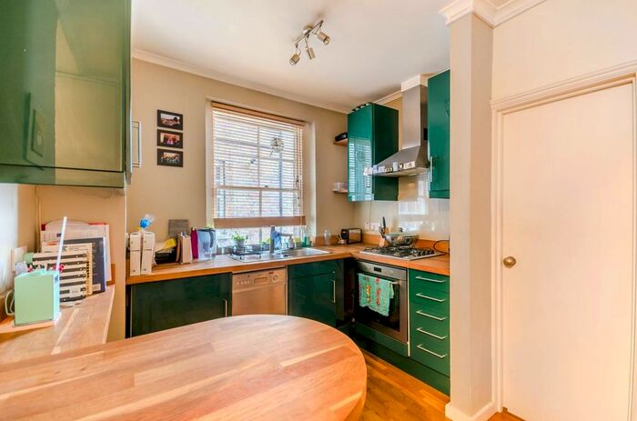 1 Bedroom Flat For Sale In Cranfield Court, Marylebone, London, W1H