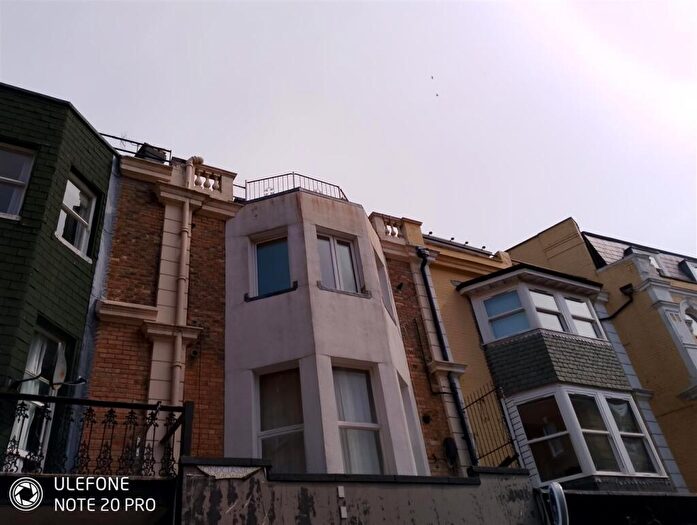 2 Bedroom Flat To Rent In Albert Road, Bournemouth, BH1