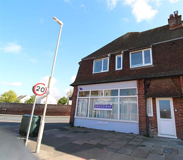 3 Bedroom Flat To Rent In The Broadway, Herne Bay, CT6