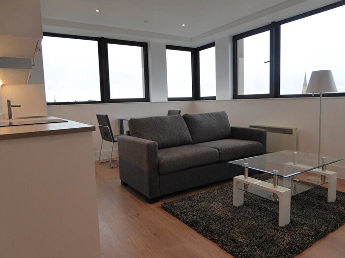 1 Bedroom Apartment To Rent In Hanover House, Kings Road, Reading, RG1