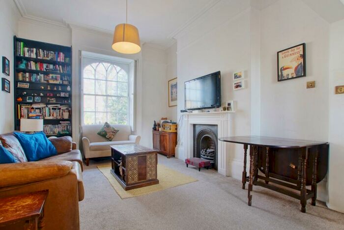 2 Bedroom Apartment To Rent In Canonbury Square London, N1