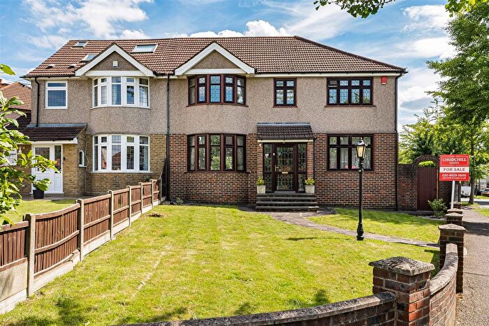 5 Bedroom Semi Detached House For Sale In Dale View Crescent, North Chingford, E4