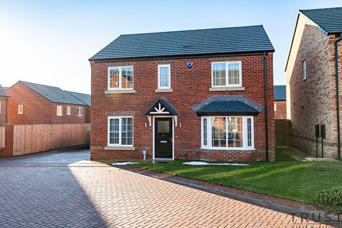 4 Bedroom Detached House For Sale In Strawberry Way, Mirfield, WF14