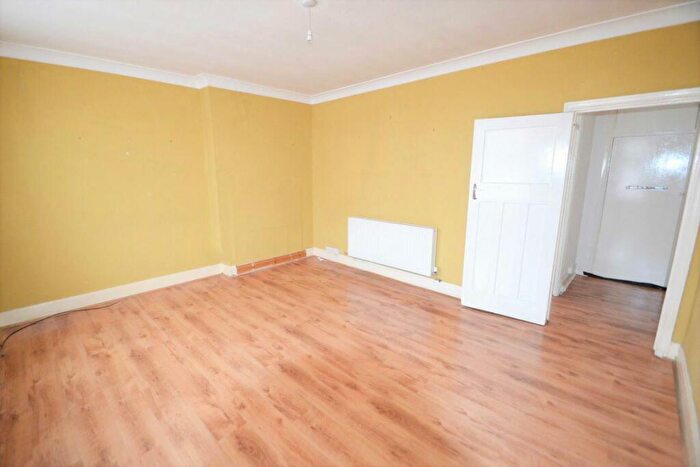 2 Bedroom Flat To Rent In All Souls Avenue Kensal Rise, NW10