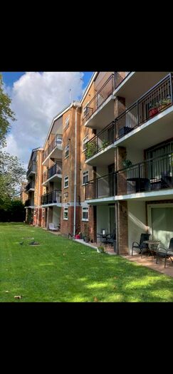 1 Bedroom Flat To Rent In Brackley Road, Beckenham, BR3