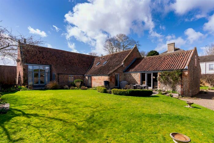 4 Bedroom Barn Conversion For Sale In Mill Road, Sutton, Norwich, NR12