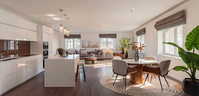 3 Bedroom Flat For Sale In Marconi House, Strand Covent, Garden, WC2R