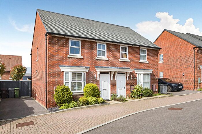 3 Bedroom Semi Detached House For Sale In Giles Drive, Castle Hill, Ebbsfleet Valley, Swanscombe, DA10