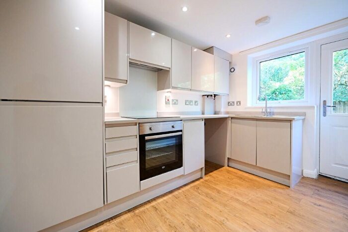 1 Bedroom Apartment To Rent In Kirk Beston Close, Leeds, West Yorkshire, LS11