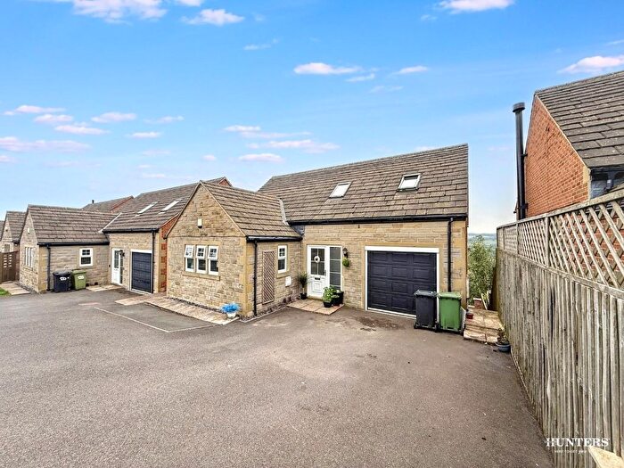 5 Bedroom Detached House For Sale In Foxroyd Lane, Dewsbury, WF12