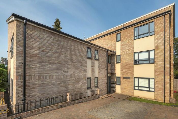 2 Bedroom Flat To Rent In Victoria Way, Weybridge, KT13