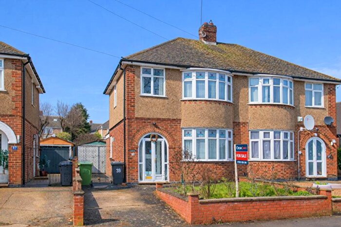 3 Bedroom Semi Detached House For Sale In Third Avenue, Wellingborough, NN8