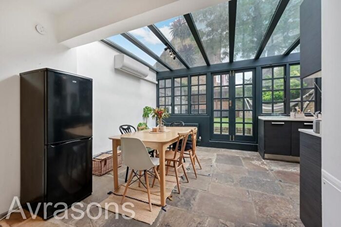 3 Bedroom Property To Rent In Durand Gardens, London, SW9