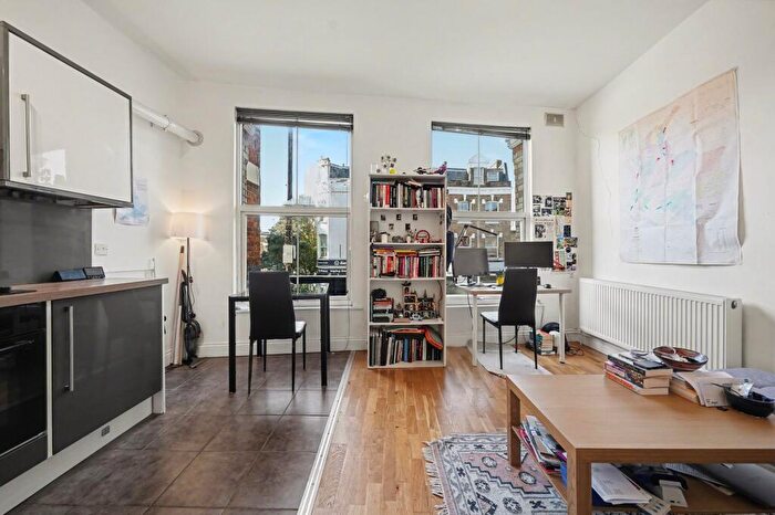 1 Bedroom Flat To Rent In Holloway Road, London, N19