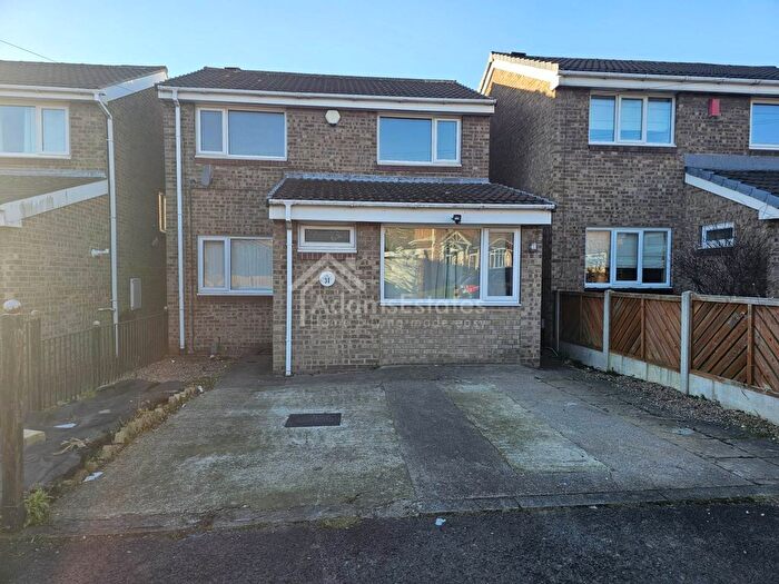 3 Bedroom Detached House To Rent In Tyndale Walk, Batley, WF17