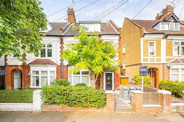 2 Bedroom Flat To Rent In Burnaby Gardens, Chiswick, W4
