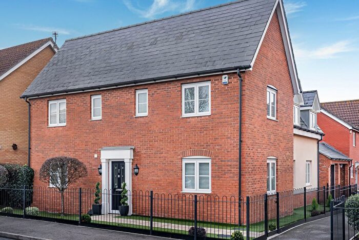 4 Bedroom Detached House For Sale In Temple Way, Rayleigh, SS6