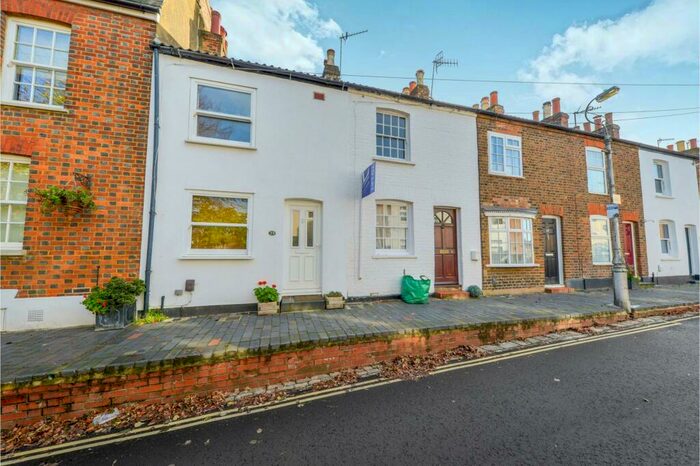 2 Bedroom Terraced House To Rent In Portland Street, AL3