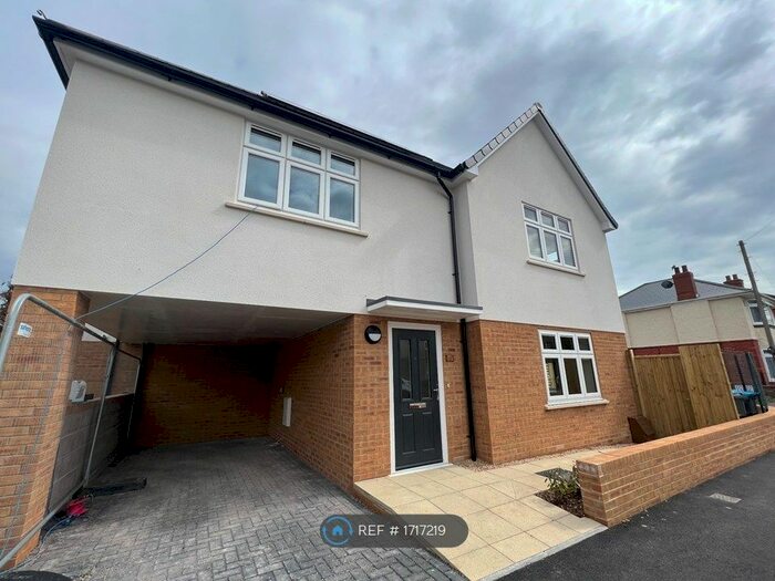 3 Bedroom Semi-Detached House To Rent In Beswick Avenue, Bournemouth, BH10