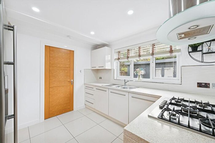 6 Bedroom Detached House For Sale In Maplewood Park, Livingston, EH54