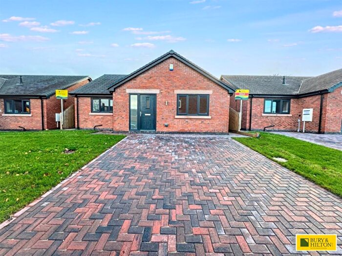 3 Bedroom Detached Bungalow For Sale In Travellers Close, Leekbrook, Leek, ST13