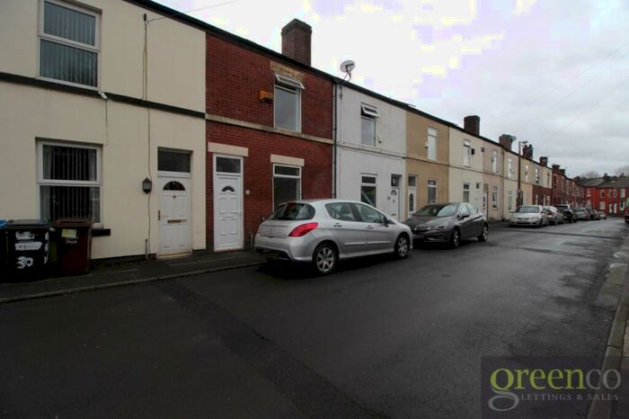 3 Bedroom Terraced House To Rent In Grosvenor Street, Pendlebury, Salford, M27