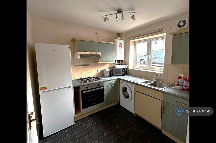 4 Bedroom Semi-Detached House To Rent In Bramwell Close, Sheffield, S3