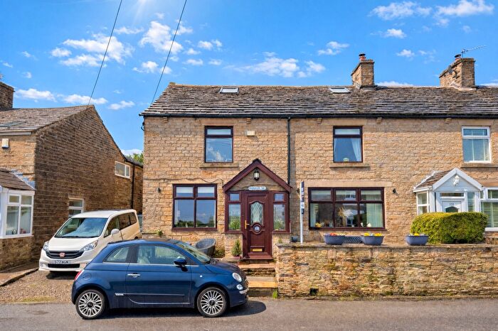 4 Bedroom End Of Terrace House For Sale In Marple Road, Chisworth, SK13