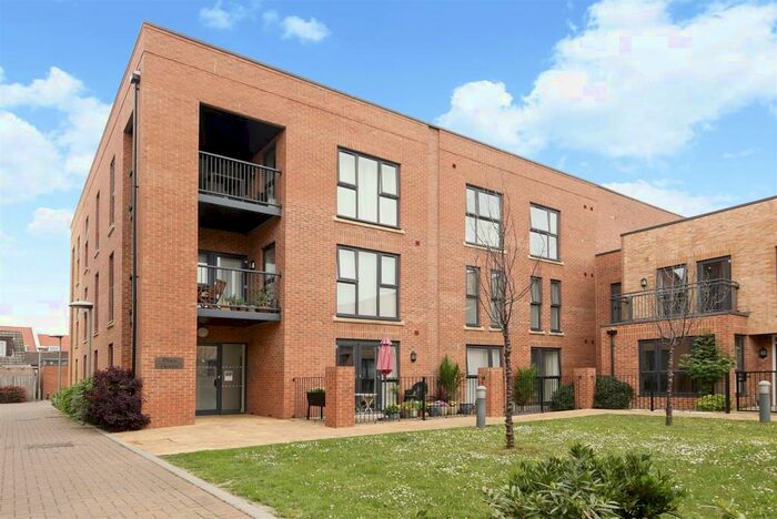 1 Bedroom Flat To Rent In Liberator Place, Chichester, PO19