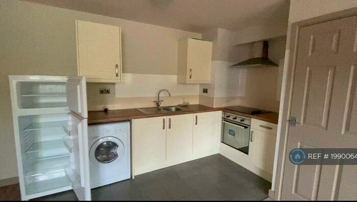 2 Bedroom Flat To Rent In Misterton Court, Orton Goldhay, Peterborough, PE2