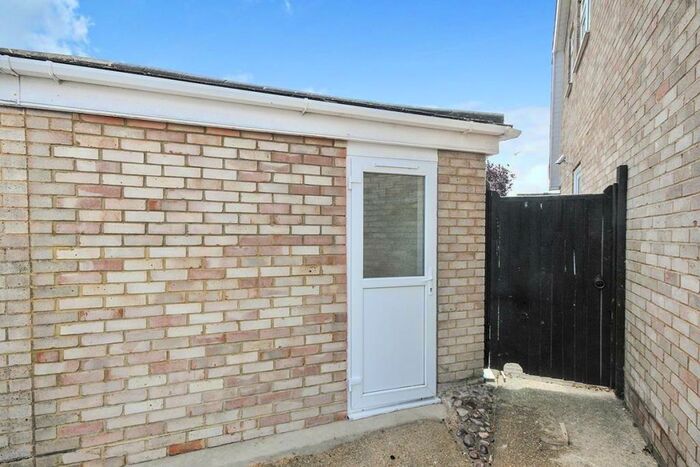 Studio To Rent In Charnock Swanley, BR8