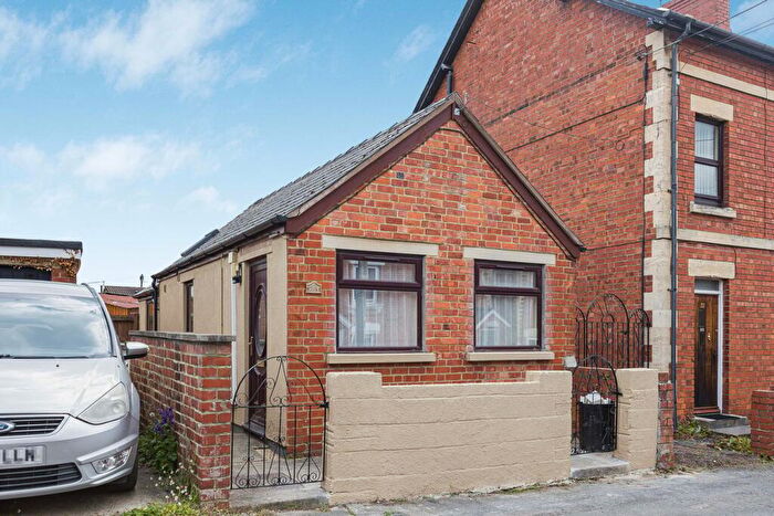 1 Bedroom Detached Bungalow For Sale In Springfield Road, Cashes Green, Stroud, GL5